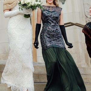 Long emerald green 1920’s style dress